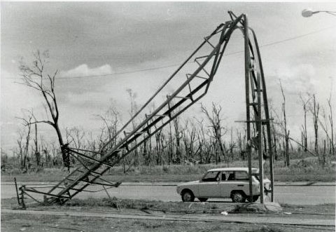photo of Twisted power pole after Cyclone Tracy